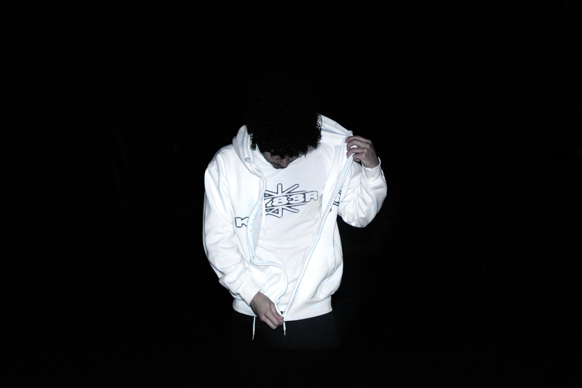 WHITE SPLIT STAR ZIP UP