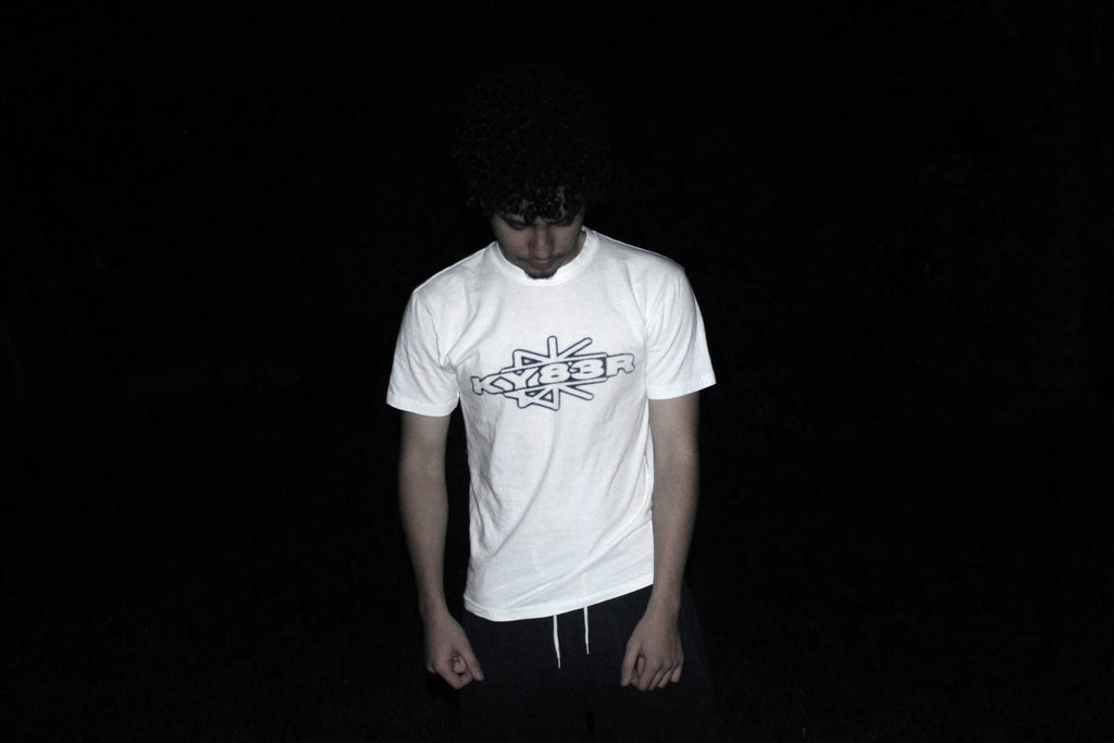 WHITE SPLIT STAR TEE