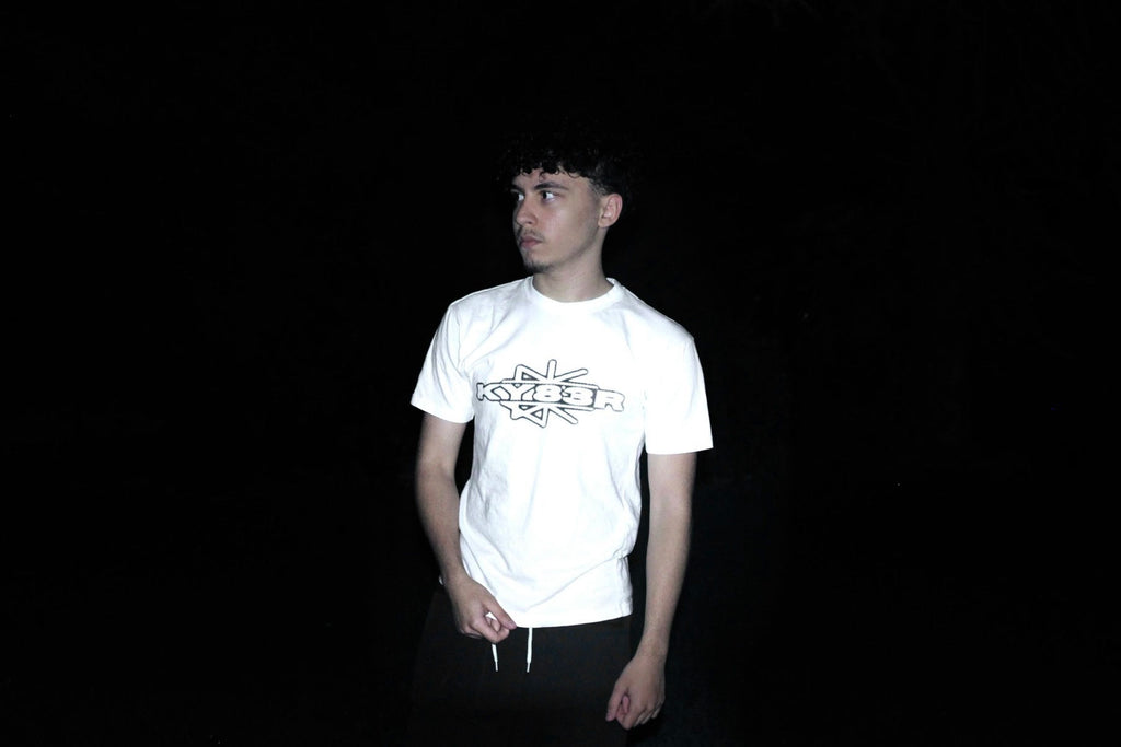 WHITE SPLIT STAR TEE